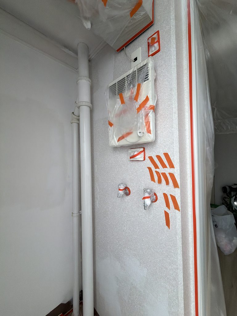 탄성코트 시공 전 하자 보수 작업 후 (우측면)